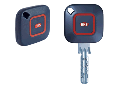Der SE-Transponder ist das Zutrittsmedium des elektronischen Schließsystems-SE von BKS. Der Schlüssel kann mit mechanischen Systemen von BKS kombiniert werden, zum Beispiel mit den Janus.
